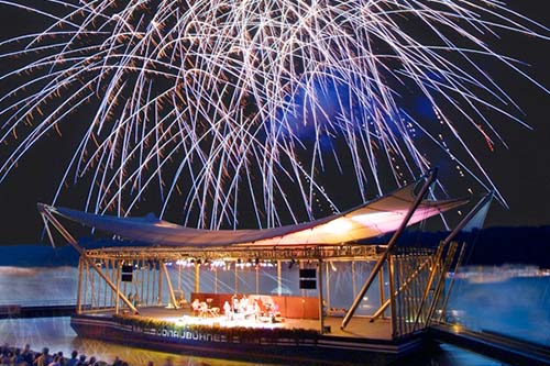 Feuerwerk an der Donaulände Tulln
