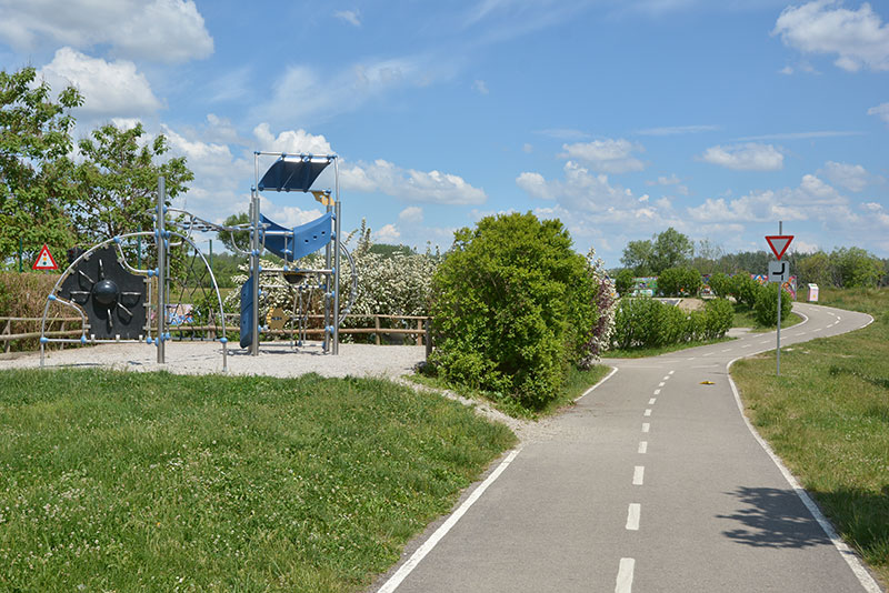 Verkehrsübungsplatz und Spielplatz im Freizeitpark Tulln