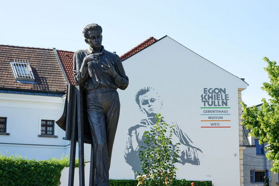Egon Schiele Denkmal 
