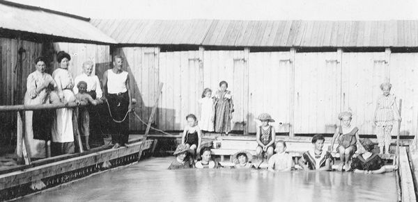 Swimming in Tulln – 1900